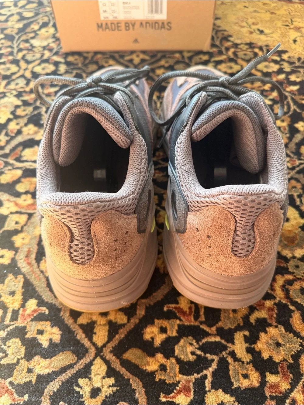 Yeezy Boost 700 